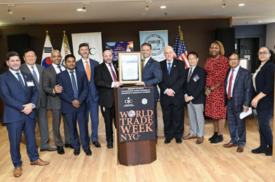 Pic L-R ELIAS M. LEVY Consul General Panama PA,Korean Chamber of Commerce President, Sibu Nair Governor Hochul’s Deputy Director of Asian Affairs, Amit shah, NYC Commissioner of International Affairs Edward Mermelstein, Duvi Honig Orthodox Jewish Chamber of Commerce , James W McCament ACTING CHIEF OPERATING OFFICER FOR U.S. CUSTOMS AND BORDER PROTECTION (CBP), Mark Jaffe Greater New York Chamber,James Kim Chairman American Korean Chamber of Commerce, Tenavel Thomas US Customs and border Control Port Director Newark / NY U.S. Department Of Homeland Security, Appen Menon Indian American International Chamber of Commerce (IAICC), Danielle Outlaw DEP